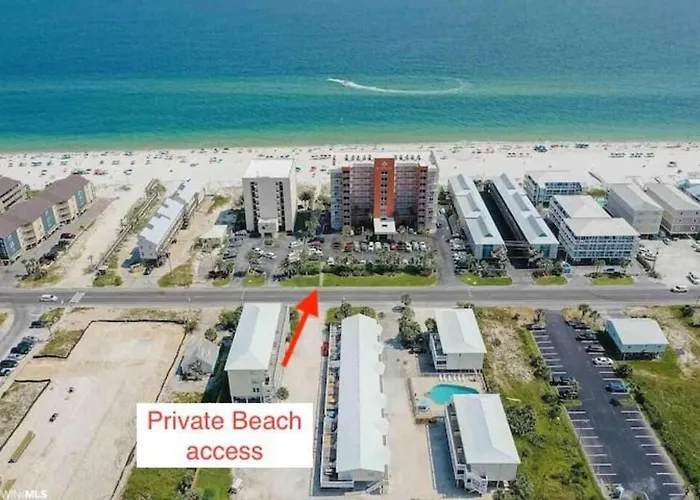 Renovated Condo With Pool And Exclusive Beach Access