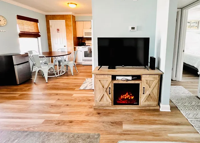 Renovated Condo With Pool And Exclusive Beach Access