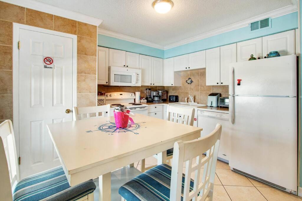 Renovated With Pool And Exclusive Access * Gulf Shores